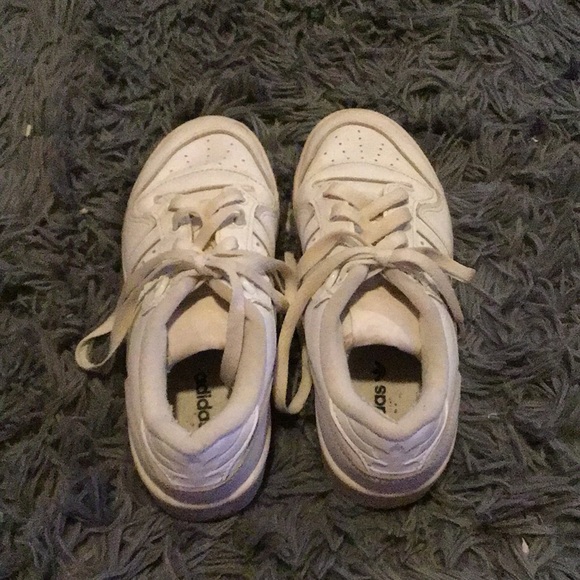 White adidas shoes gently used - Picture 1 of 1